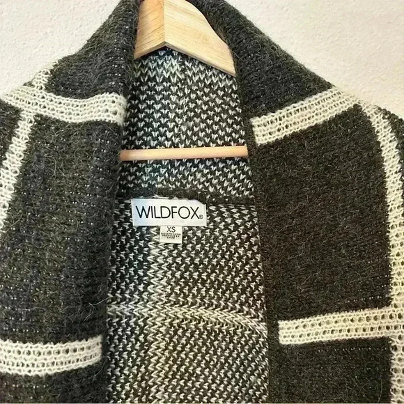 WildFox - Oversized Cardigan - Picture 2 of 7